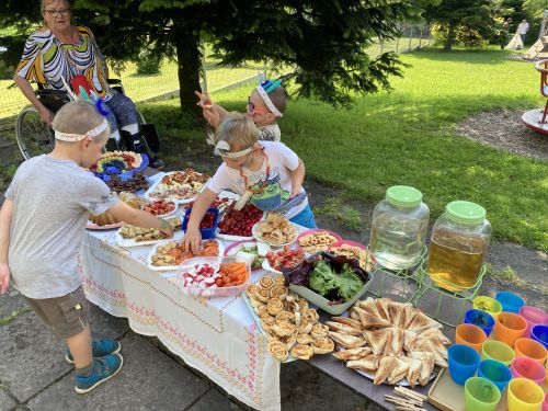 Fotoalbum Indiánský týden, loučení s předškoláky, spaní ve školce.