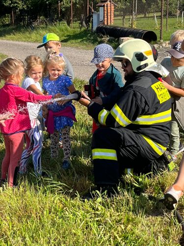 Fotoalbum Návštěva MŠ Studánka a hasiči SDH Lhota Červený Kostelec