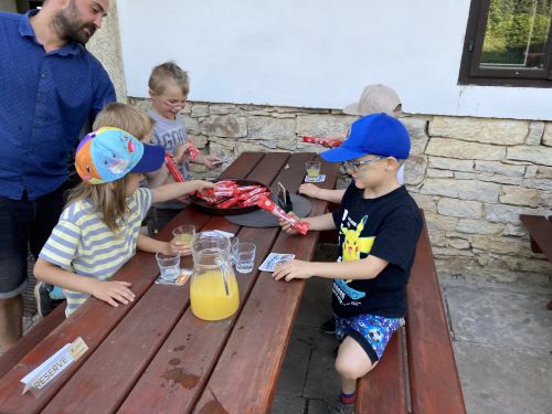 Fotoalbum Indiánský týden, loučení s předškoláky, spaní ve školce.