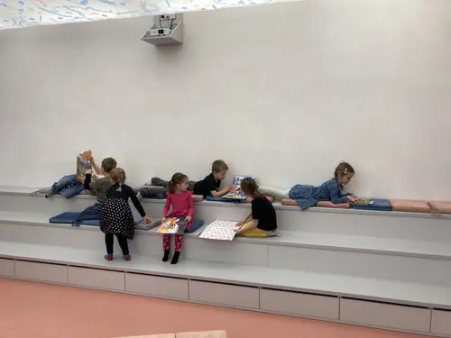 Fotogalerie MŠ Červená Hora - Návštěva předškoláků v knihovně v Červeném Kostelci, foto 6/6