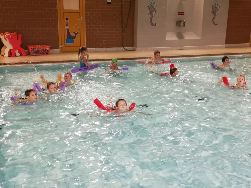 Fotogalerie MŠ Červená Hora - Plavecký kurz Náchod - 13.listopadu 2019 - 29. ledna 2020, foto 6/29