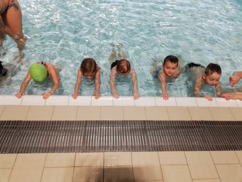 Fotogalerie MŠ Červená Hora - Plavecký kurz Náchod - 13.listopadu 2019 - 29. ledna 2020, foto 12/29