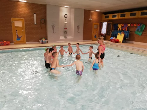 Fotogalerie MŠ Červená Hora - Plavecký kurz Náchod - 13.listopadu 2019 - 29. ledna 2020, foto 19/29