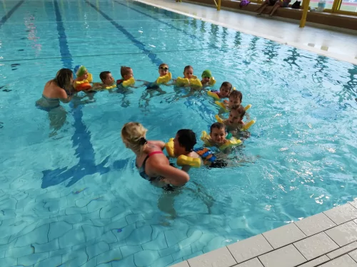 Fotogalerie MŠ Červená Hora - Plavecký kurz Náchod - 13.listopadu 2019 - 29. ledna 2020, foto 22/29