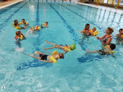 Fotogalerie MŠ Červená Hora - Plavecký kurz Náchod - 13.listopadu 2019 - 29. ledna 2020, foto 23/29