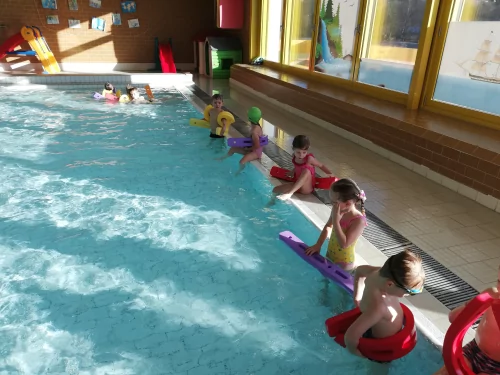 Fotogalerie MŠ Červená Hora - Plavecký kurz Náchod - 13.listopadu 2019 - 29. ledna 2020, foto 24/29