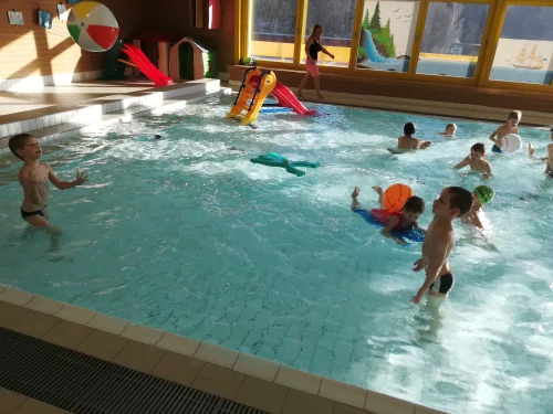 Fotogalerie MŠ Červená Hora - Plavecký kurz Náchod - 13.listopadu 2019 - 29. ledna 2020, foto 25/29