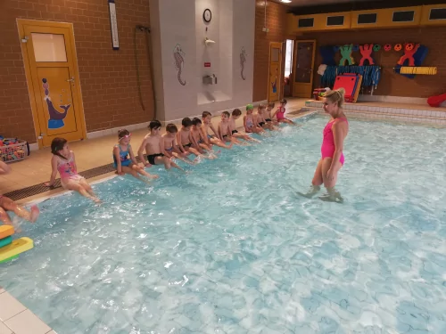 Fotogalerie MŠ Červená Hora - Plavecký kurz Náchod - 13.listopadu 2019 - 29. ledna 2020, foto 29/29