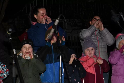 Fotogalerie MŠ Červená Hora - Rozsvěcení vánočních stromů Červená Hora a Žernov 2022, foto 11/18