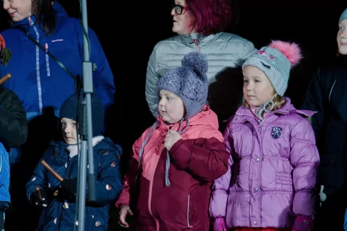 Fotogalerie MŠ Červená Hora - Rozsvěcení vánočních stromů Červená Hora a Žernov 2022, foto 17/18