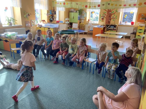 Fotogalerie MŠ Červená Hora - Divadlo O líném jazýčku, foto 3/12