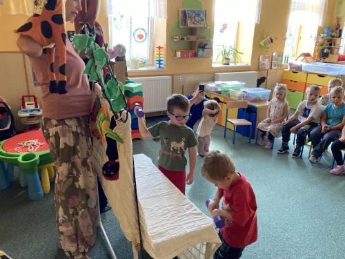 Fotogalerie MŠ Červená Hora - Divadlo O líném jazýčku, foto 10/12