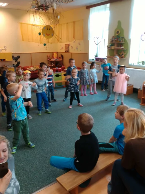 Fotogalerie MŠ Červená Hora - Besídka pro maminky - květen, foto 3/29