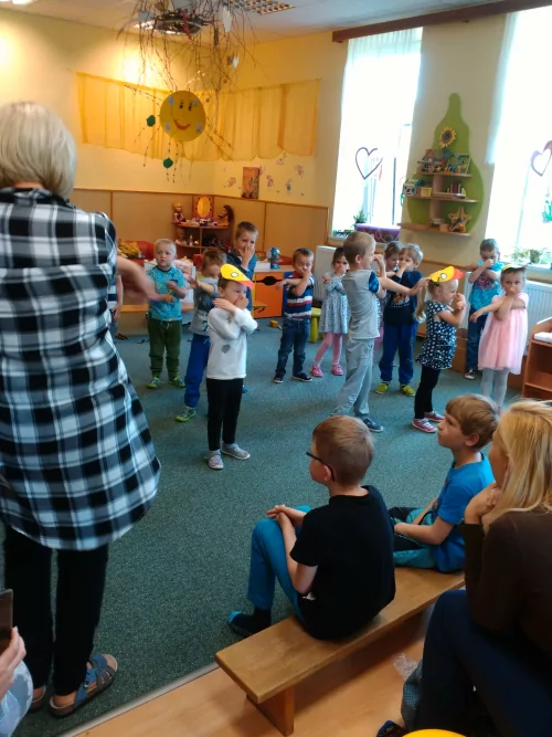 Fotogalerie MŠ Červená Hora - Besídka pro maminky - květen, foto 4/29