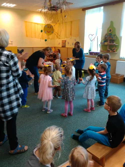 Fotogalerie MŠ Červená Hora - Besídka pro maminky - květen, foto 6/29