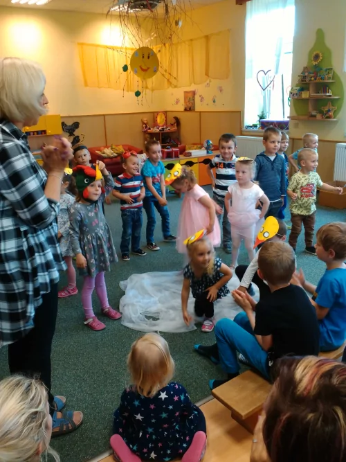 Fotogalerie MŠ Červená Hora - Besídka pro maminky - květen, foto 19/29