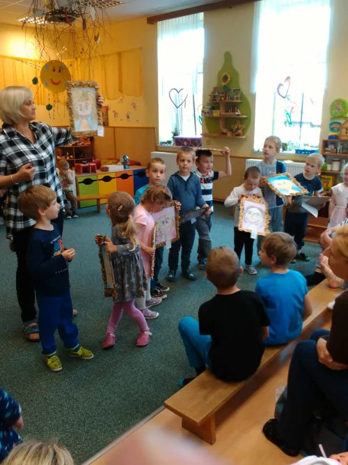 Fotogalerie MŠ Červená Hora - Besídka pro maminky - květen, foto 28/29