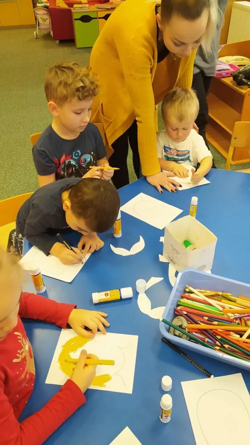 Fotogalerie MŠ Červená Hora - Dopoledne s paní knihovnicí Kristýnkou na téma: Zdraví, foto 3/7