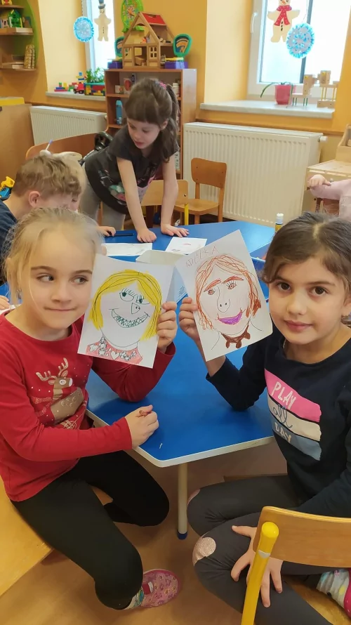 Fotogalerie MŠ Červená Hora - Dopoledne s paní knihovnicí Kristýnkou na téma: Zdraví, foto 4/7