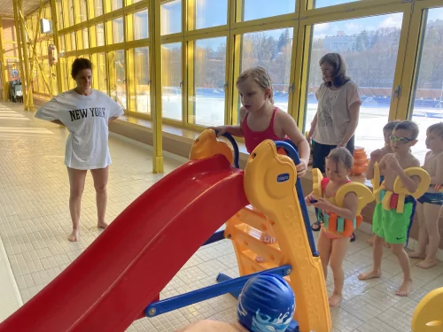 Fotogalerie MŠ Červená Hora - Plavání -5.hodina a poslední, foto 7/20