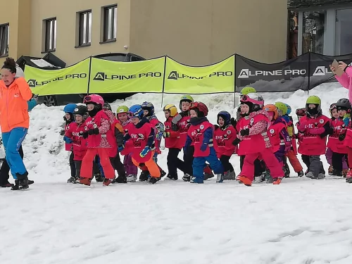 Fotogalerie MŠ Červená Hora - Lyžařský kurz - Jánské Lázně, 2. -6. březena, foto 32/100
