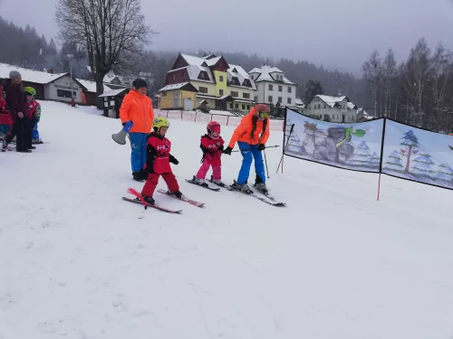 Fotogalerie MŠ Červená Hora - Lyžařský kurz - Jánské Lázně, 2. -6. březena, foto 95/100