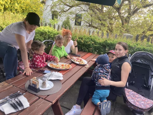 Fotogalerie MŠ Červená Hora - S maminkami na Bakov- Den matek 2025, foto 12/33