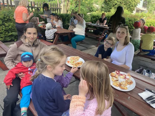 Fotogalerie MŠ Červená Hora - S maminkami na Bakov- Den matek 2025, foto 13/33