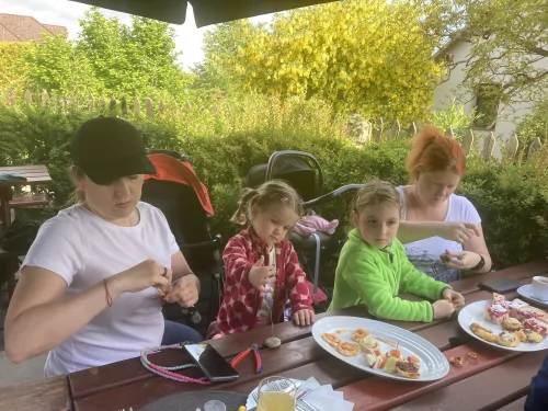 Fotogalerie MŠ Červená Hora - S maminkami na Bakov- Den matek 2025, foto 20/33