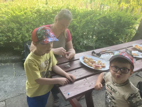 Fotogalerie MŠ Červená Hora - S maminkami na Bakov- Den matek 2025, foto 23/33