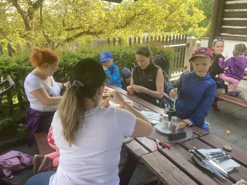 Fotogalerie MŠ Červená Hora - S maminkami na Bakov- Den matek 2025, foto 25/33