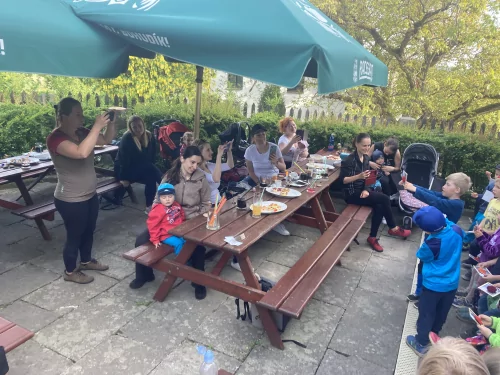 Fotogalerie MŠ Červená Hora - S maminkami na Bakov- Den matek 2025, foto 27/33