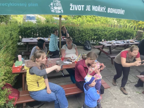 Fotogalerie MŠ Červená Hora - S maminkami na Bakov- Den matek 2025, foto 28/33