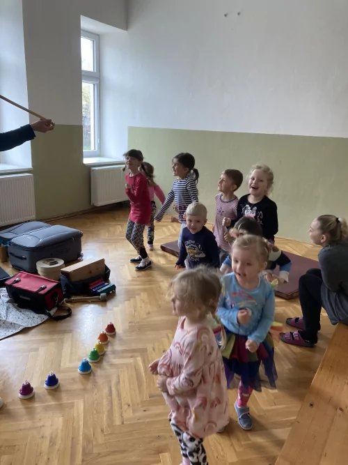 Fotogalerie MŠ Červená Hora - Jak se budí petrklíče, foto 7/8