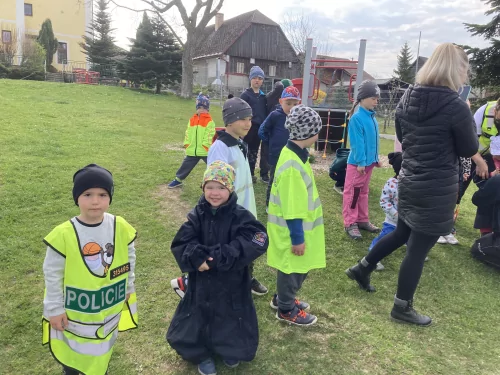 Fotogalerie MŠ Červená Hora - Dopoledne s policií ČR, foto 8/26