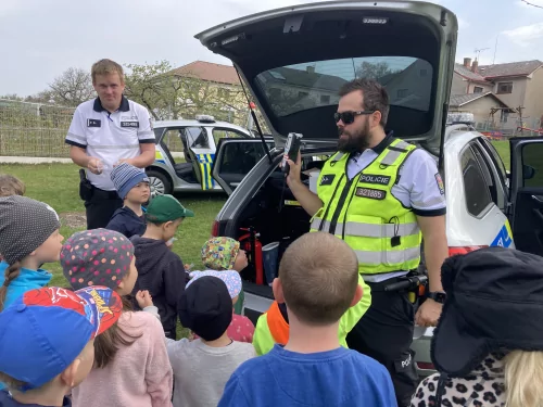 Fotogalerie MŠ Červená Hora - Dopoledne s policií ČR, foto 14/26