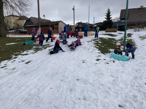 Fotogalerie MŠ Červená Hora - Řádíme na sněhu- leden, foto 12/13
