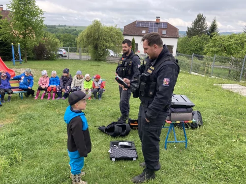 Fotogalerie MŠ Červená Hora - Dopoledne s policií ČR 2025, foto 8/24
