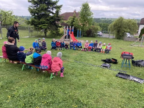 Fotogalerie MŠ Červená Hora - Dopoledne s policií ČR 2025, foto 11/24