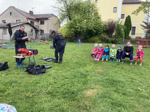 Fotogalerie MŠ Červená Hora - Dopoledne s policií ČR 2025, foto 14/24