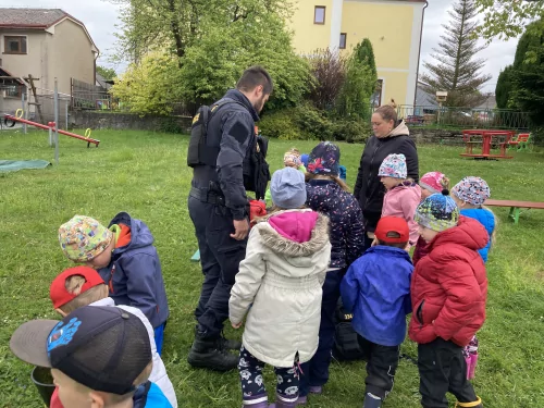 Fotogalerie MŠ Červená Hora - Dopoledne s policií ČR 2025, foto 16/24