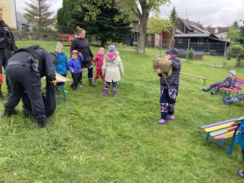Fotogalerie MŠ Červená Hora - Dopoledne s policií ČR 2025, foto 20/24