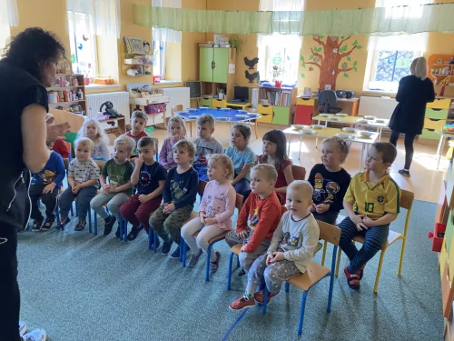 Fotogalerie MŠ Červená Hora - Jak se Honza naučil řemesla, foto 2/9