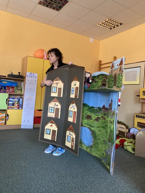 Fotogalerie MŠ Červená Hora - Jak se Honza naučil řemesla, foto 5/9