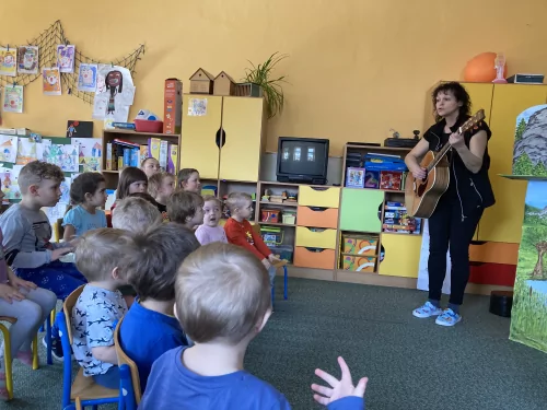 Fotogalerie MŠ Červená Hora - Jak se Honza naučil řemesla, foto 8/9