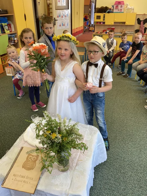 Fotogalerie MŠ Červená Hora - A byla svatba, foto 9/18