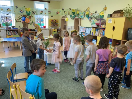 Fotogalerie MŠ Červená Hora - A byla svatba, foto 16/18