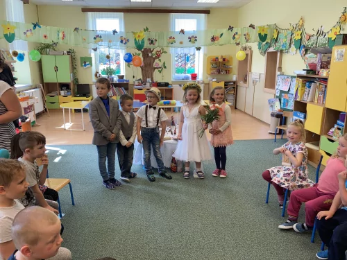 Fotogalerie MŠ Červená Hora - A byla svatba, foto 17/18