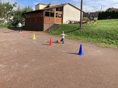 Fotogalerie MŠ Červená Hora - První  fotbalové aktivity, foto 5/9