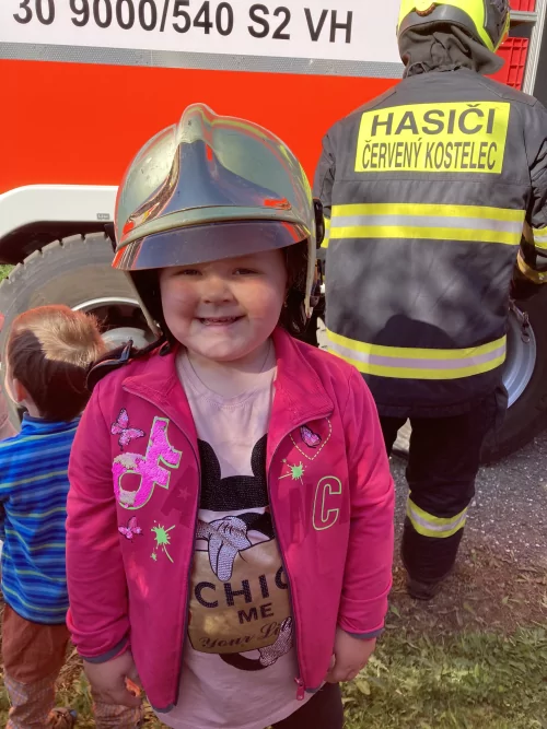 Fotogalerie MŠ Červená Hora - Návštěva MŠ Studánka a hasiči SDH Lhota Červený Kostelec, foto 2/20